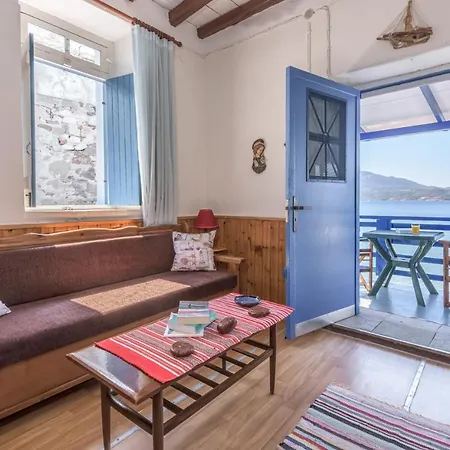 Holiday home Blue Traditional Boathouse In